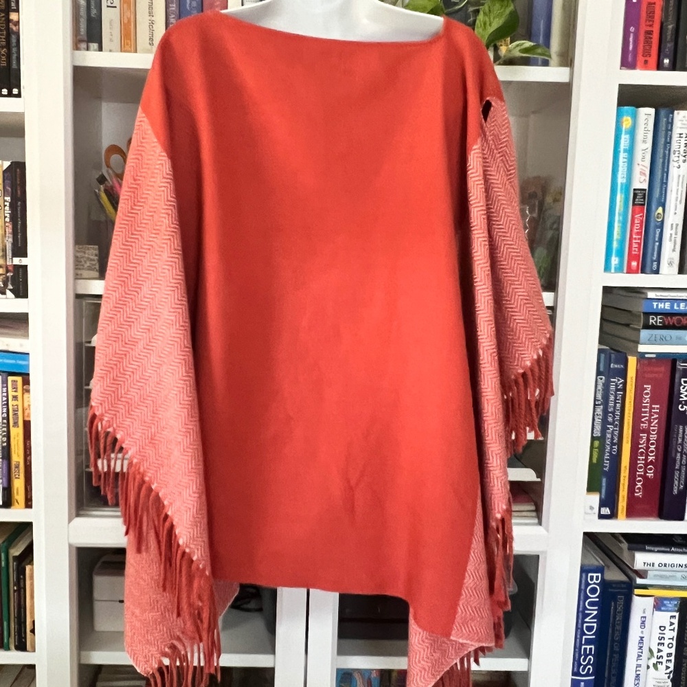 Universal Thread Poncho - Picture 2 of 2
